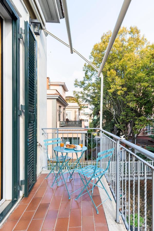 Hostly - Domus Happya - Dream In The Appia Antica Park Apartment Рим Екстериор снимка