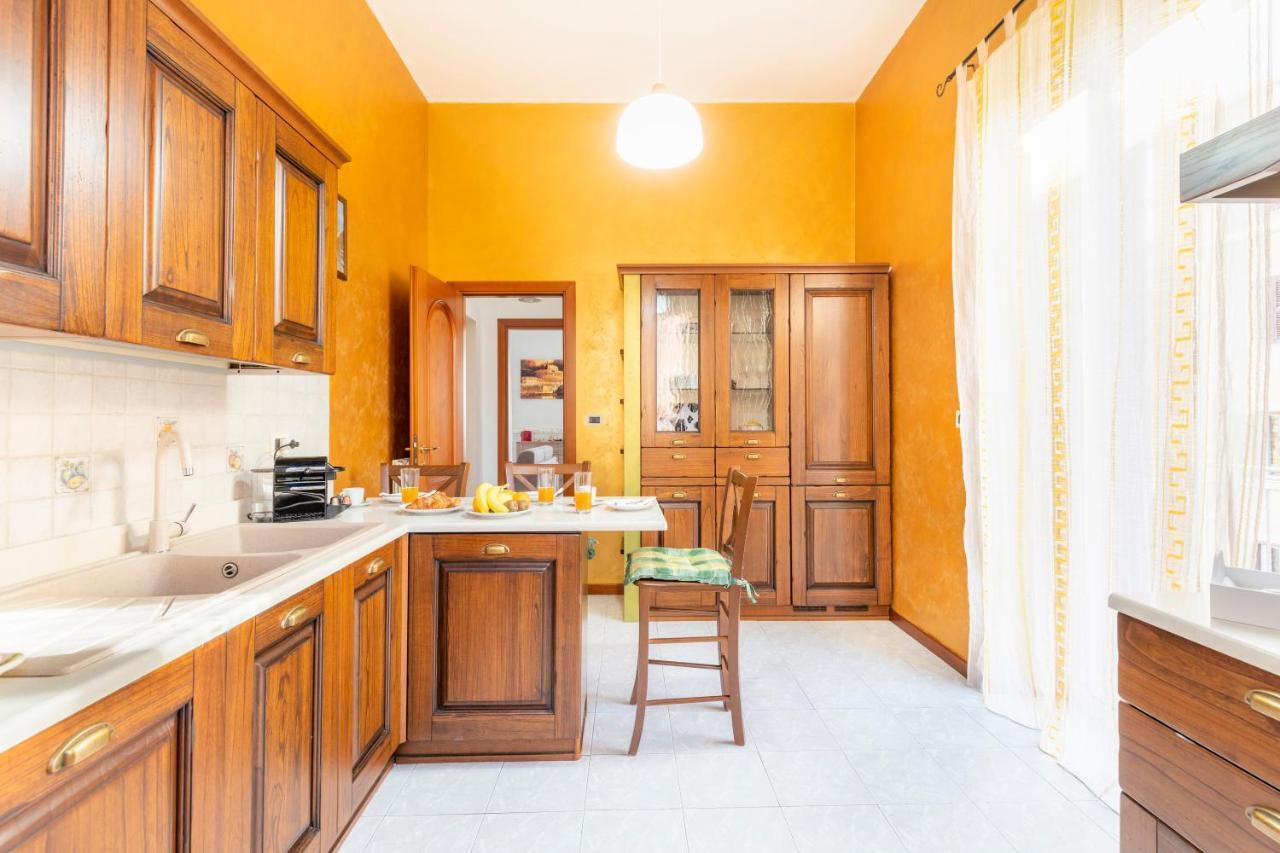 Hostly - Domus Happya - Dream In The Appia Antica Park Apartment Рим Екстериор снимка